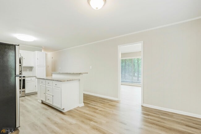 Building Photo - 225 Tamea Trail