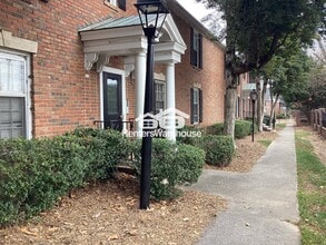 Building Photo - 6700 Roswell Rd NE