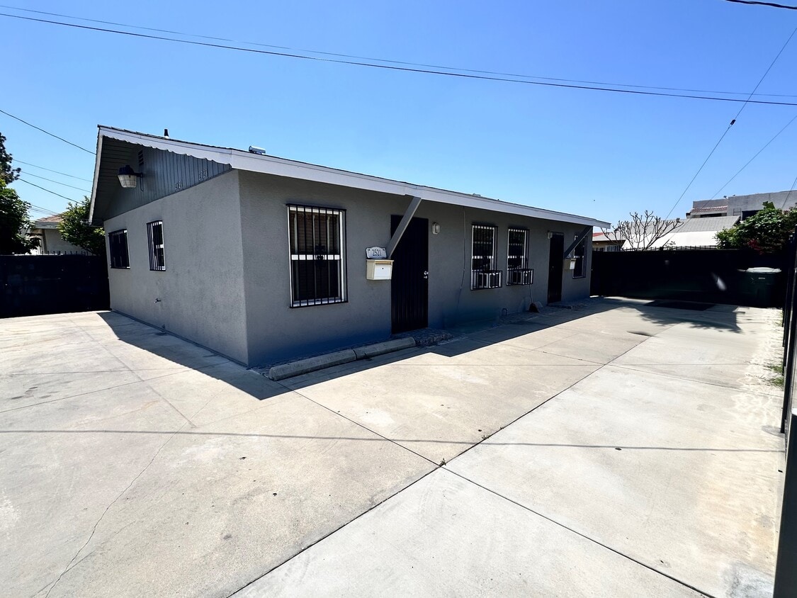 Primary Photo - 2521 Peck Rd