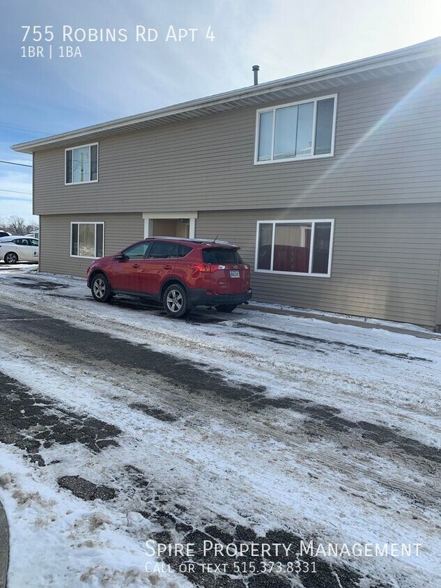 Primary Photo - Hiawatha Large 2 bedroom 1 bath
