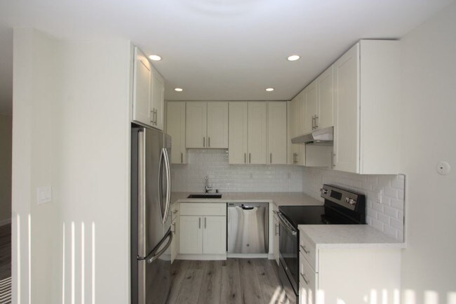 Building Photo - 1390 Jackson St