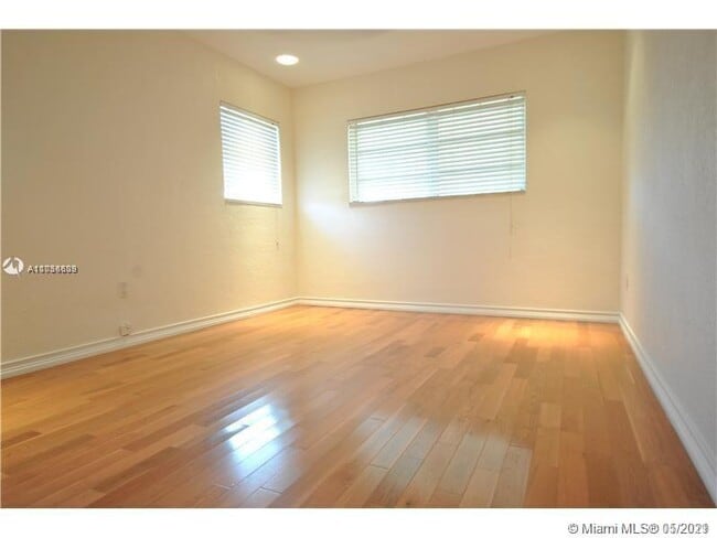 Building Photo - 335 75th St