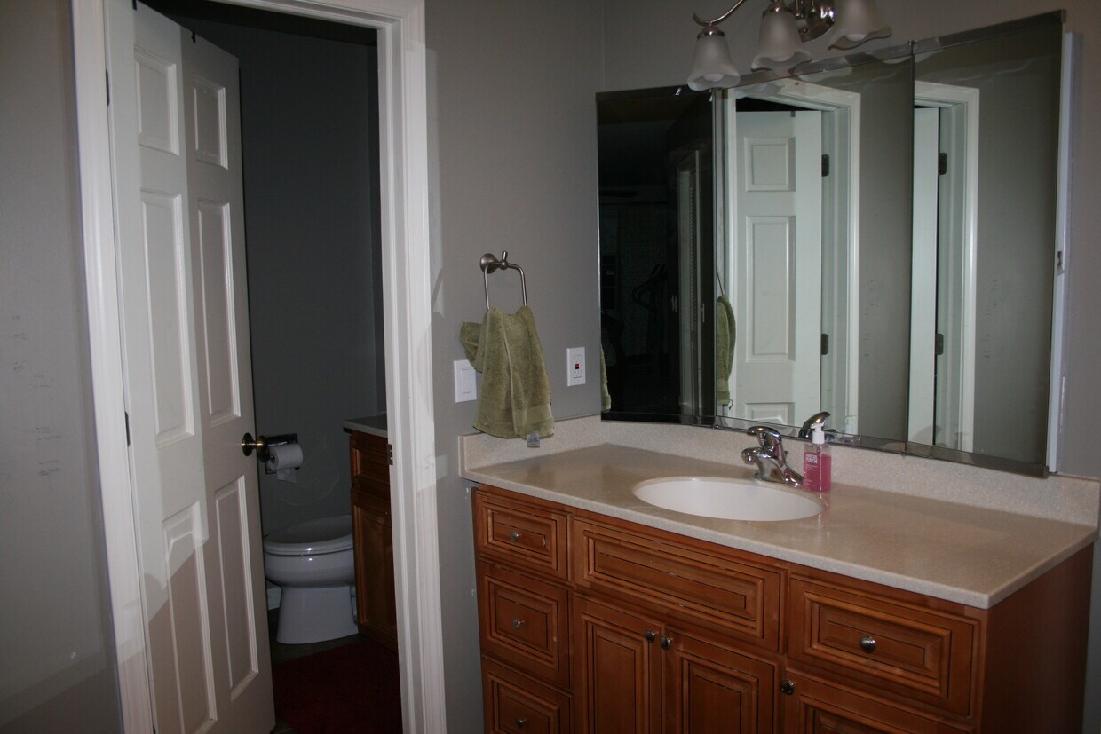 Primary Photo - 2109 w raleigh ct