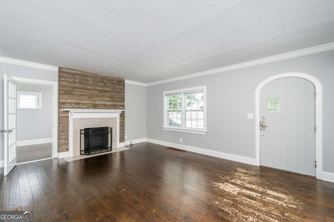Building Photo - 2607 Jefferson Terrace