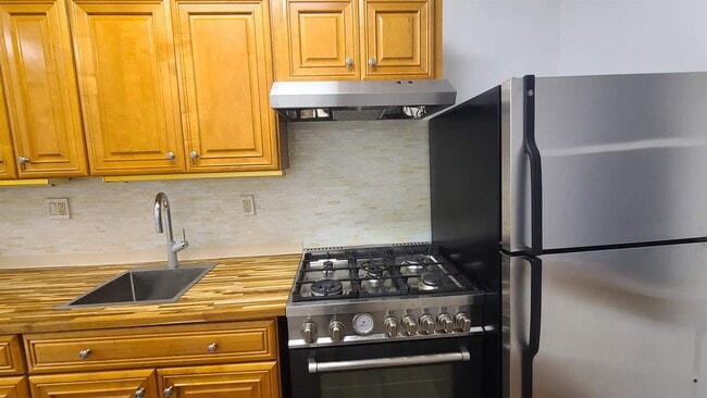 Foto del edificio - 15 Hopkins Ave