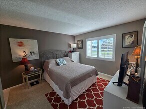 Building Photo - 5564 NE Gulfstream Way