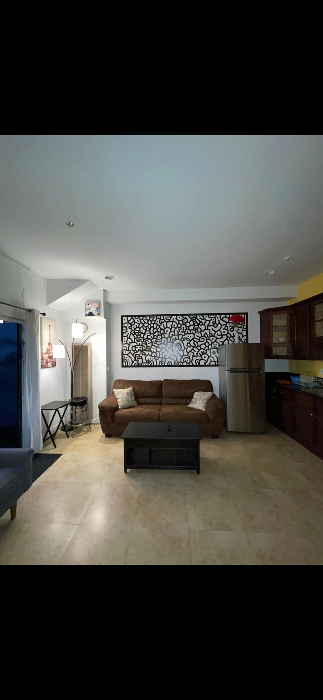 Foto del edificio - 2421 Hunter St