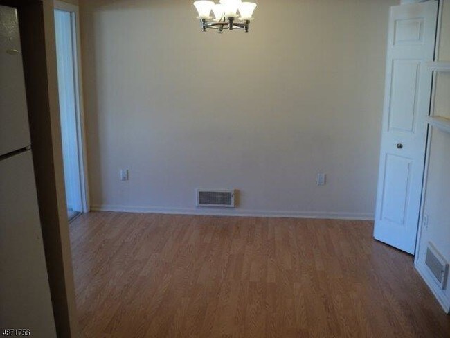 Foto del edificio - 118 Heritage Ln