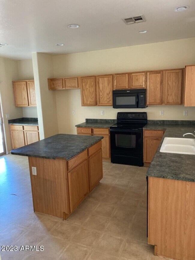 Foto del edificio - 4569 E Sundance Ave