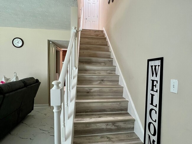 Building Photo - COZY HOME NEAR STONE MOUNTAIN PARK