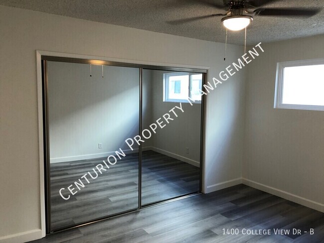 Building Photo - 1400 College View Dr