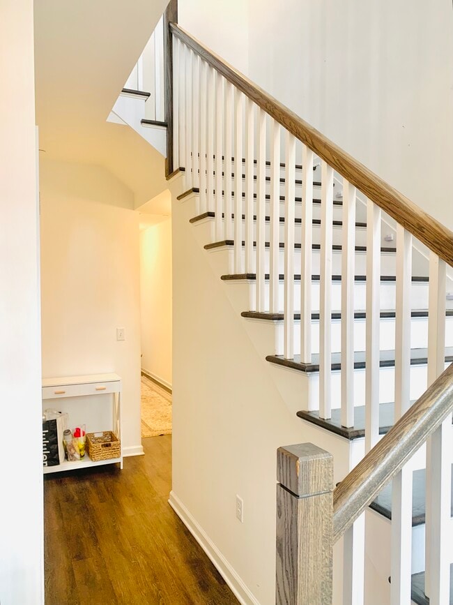 Foto del edificio - 33 Parkside Ln