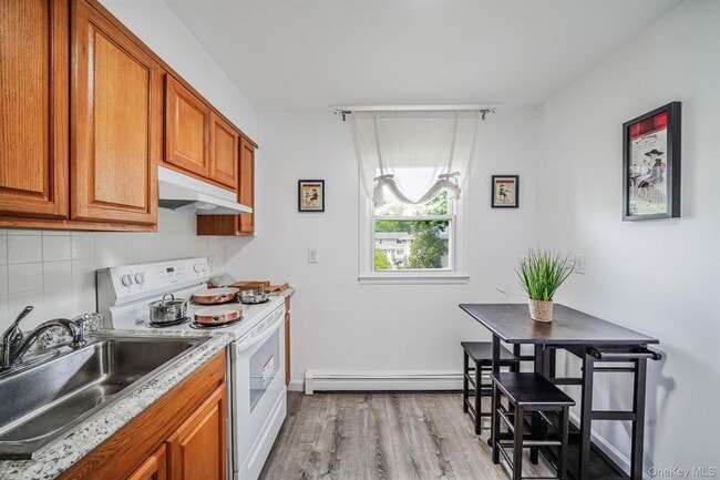 Building Photo - 140 N 21st St