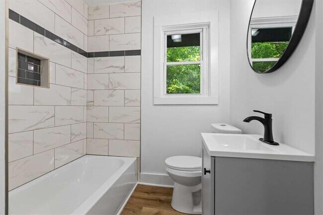 Building Photo - 1400 North St NW