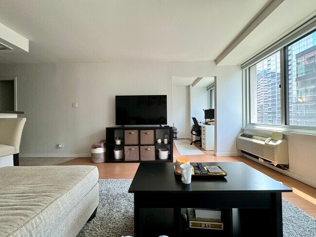 Foto del edificio - 211 E Ohio St