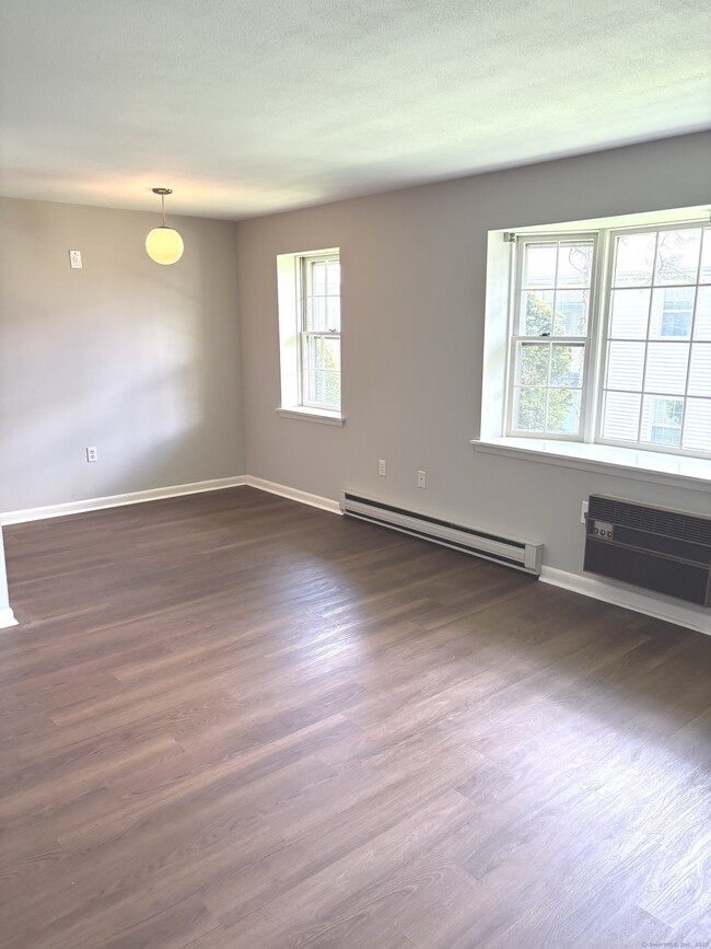 Building Photo - 117 Shadow Ln