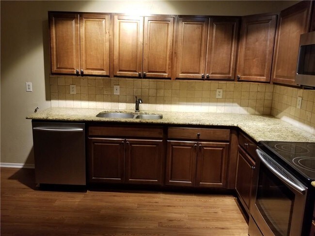 Building Photo - 447 Cambria Dr