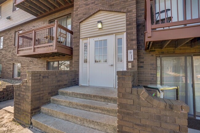 Foto del edificio - 1525 Kenilworth Ct