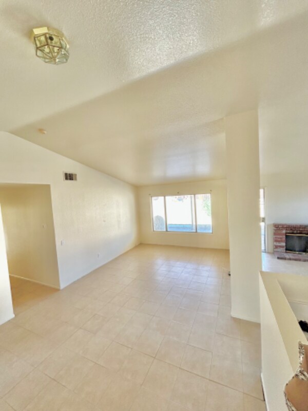 Building Photo - 14616 Palmyra Way