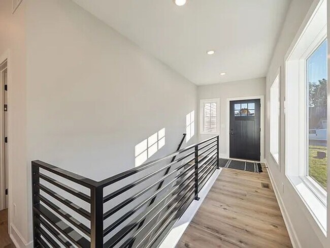 Building Photo - Spacious 4-Bedroom Home in Quiet Polk City...