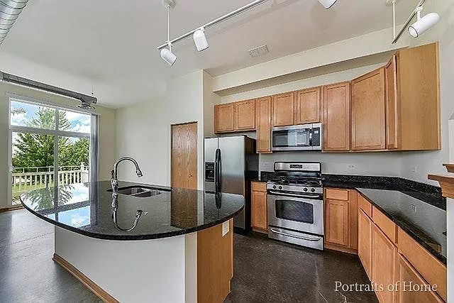 Foto del edificio - 1693 Town Center St