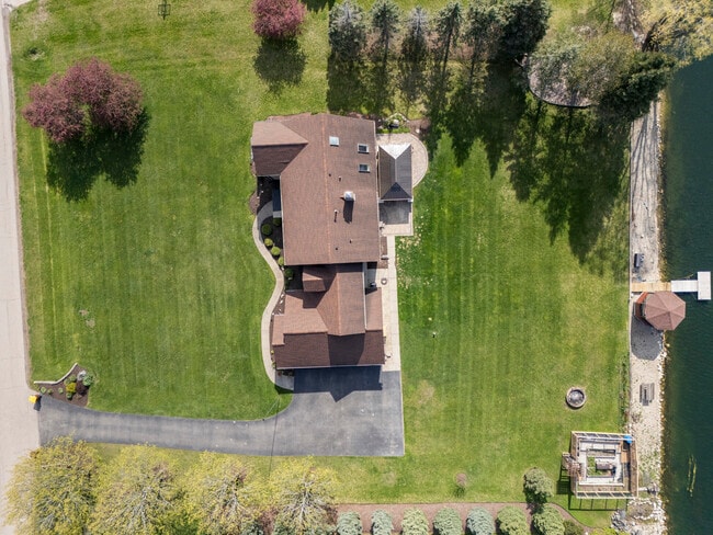 Foto del edificio - 2208 Crystal Cir