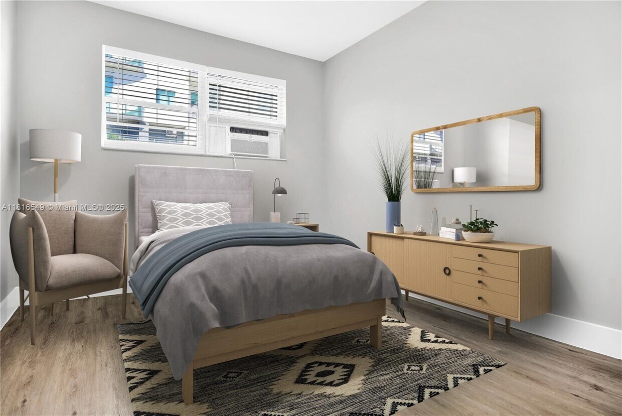 Foto principal - 1315 NE Miami Ct