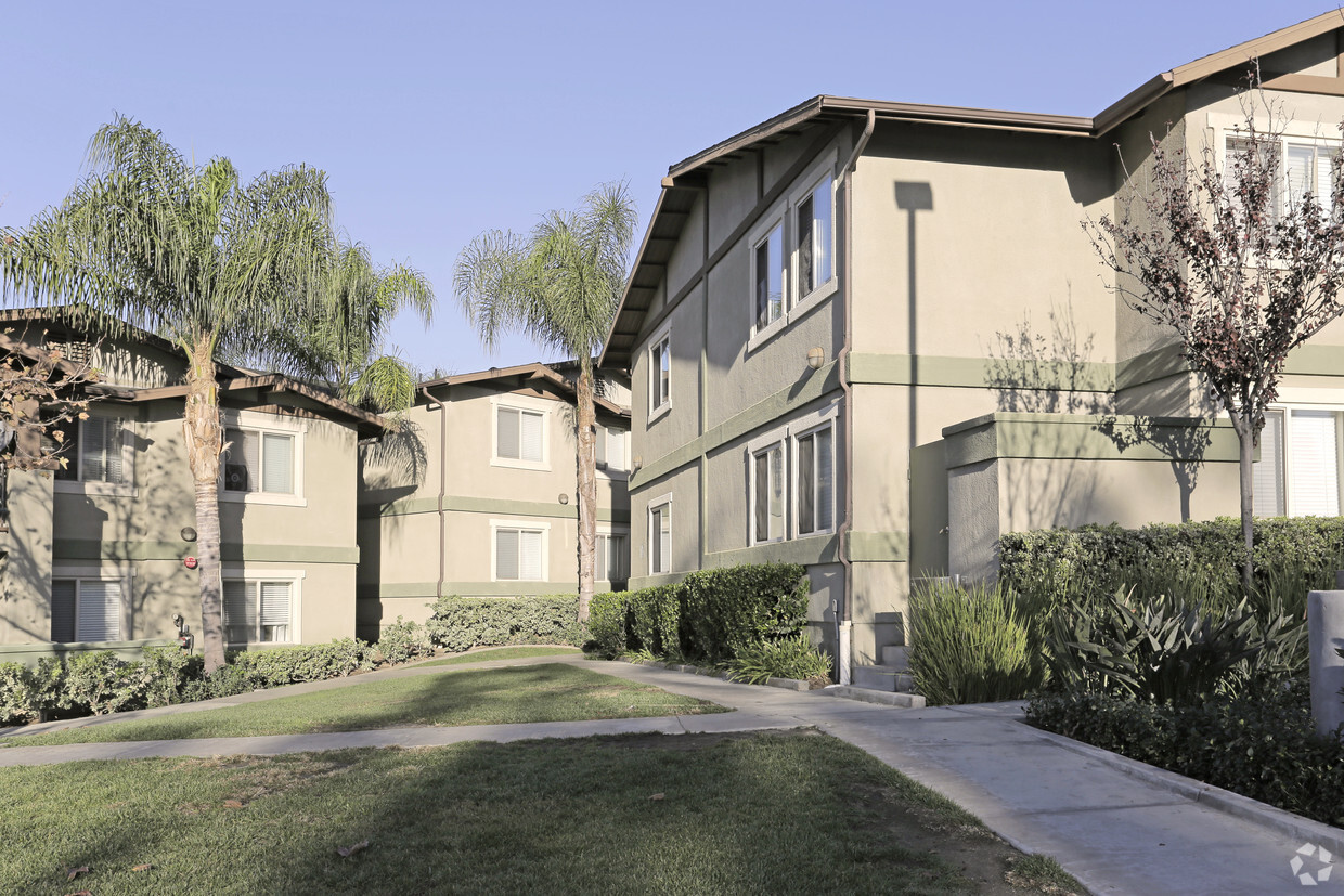 Foto principal - Yorba Linda Apartments