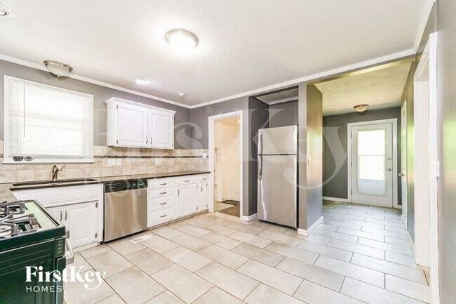 Foto del edificio - 13224 Parker Ave