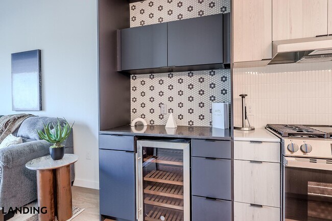 Foto del edificio - 2623 Keene St