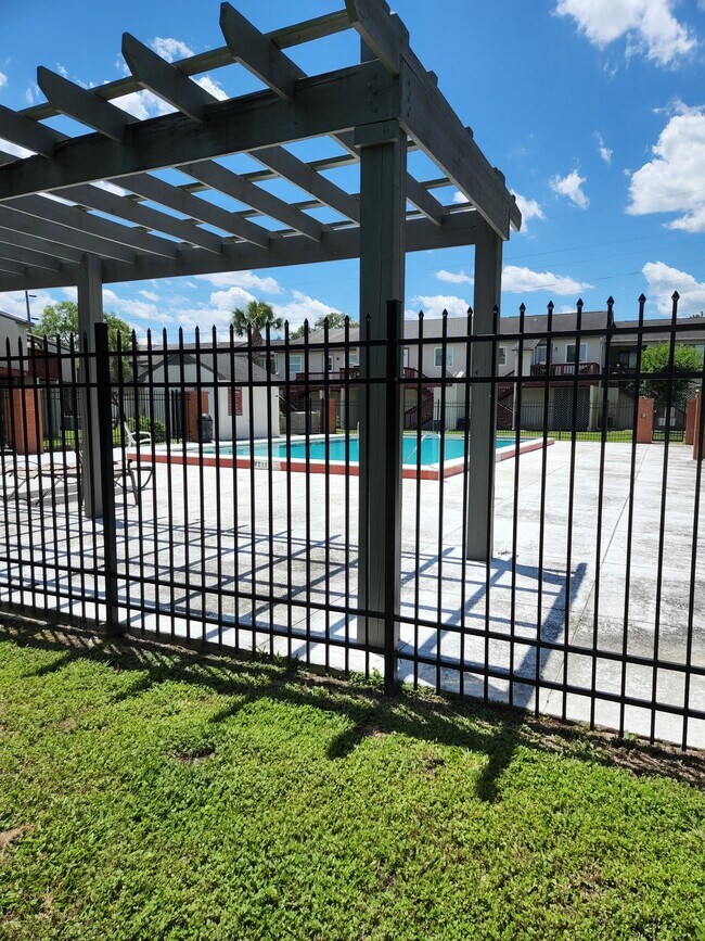 Building Photo - 1317 Airport Dr