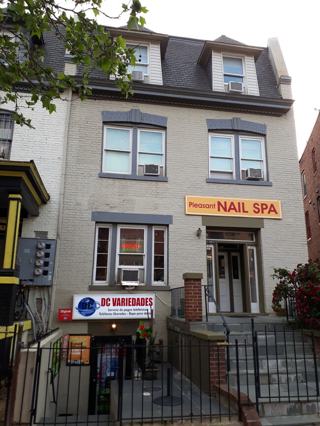 Foto del edificio - 3114 Mt Pleasant St NW