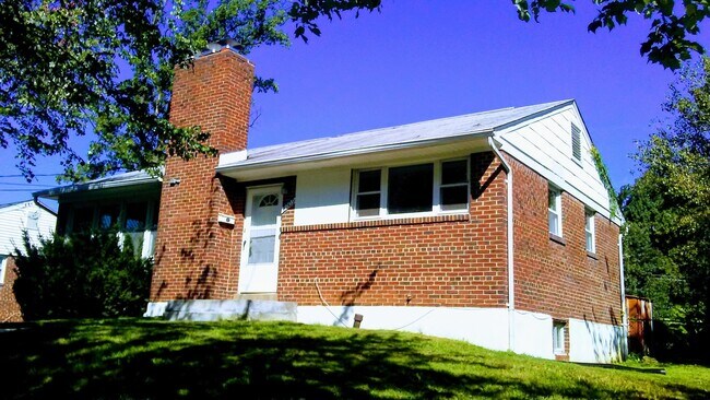Foto del edificio - Bright & Sunny 3BR Rambler in Silver Spring!