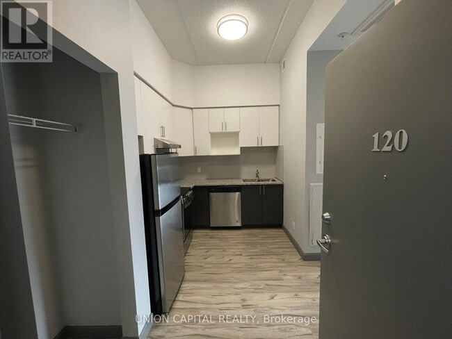 Building Photo - 77 Leland St