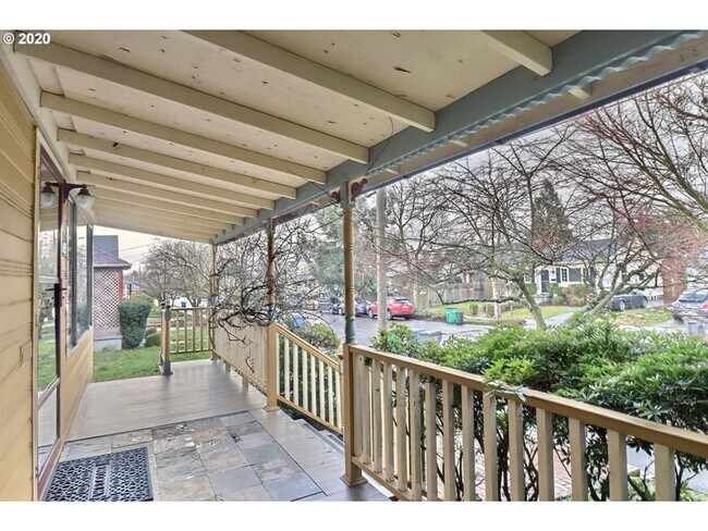 Foto del edificio - Gorgeously Modern 3Bed, 2Bath with HUGE re...