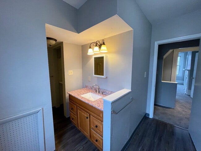 Building Photo - 3/1 Rowhouse Available To Rent in Upper Lawrenceville - Available April!!