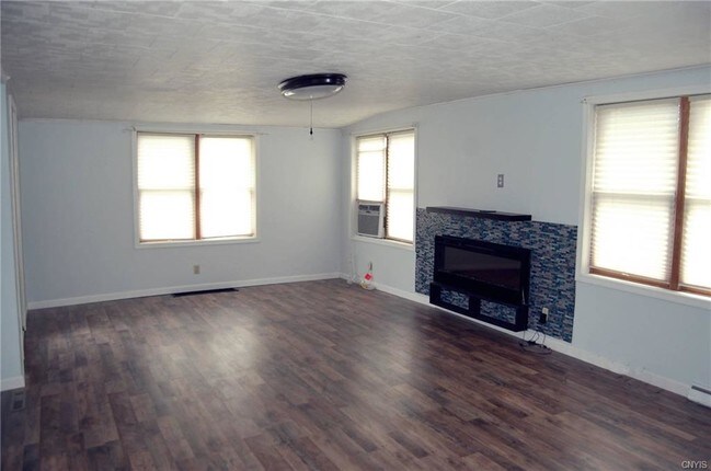 Building Photo - 5027 Westmoreland Rd