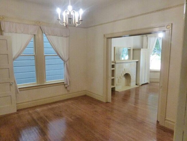 Building Photo - 4 bedroom in San Francisco CA 94110