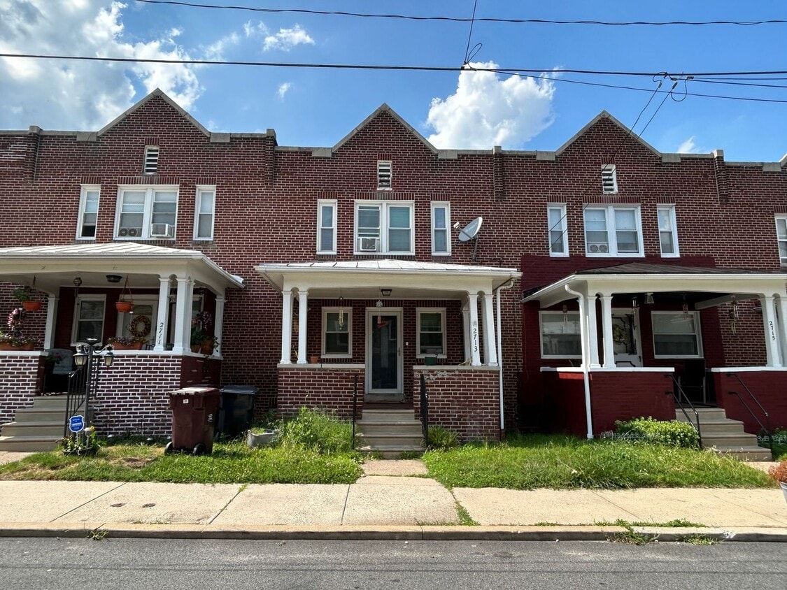 Building Photo - 2713 Thompson Pl