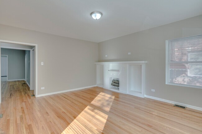 Building Photo - 7944 S Drexel Ave