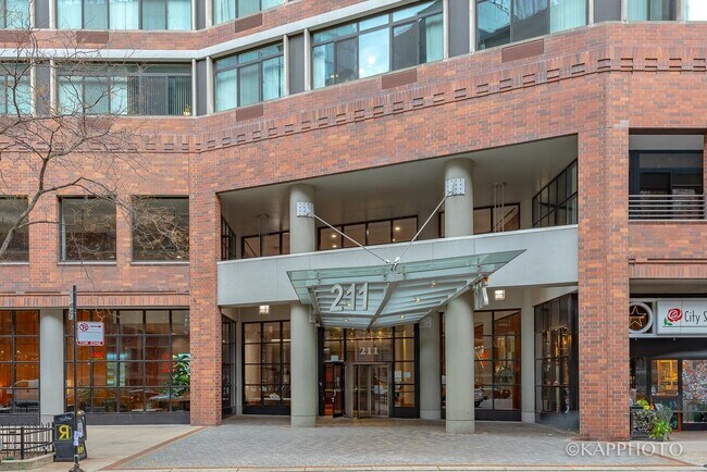 Foto del edificio - 211 E Ohio St