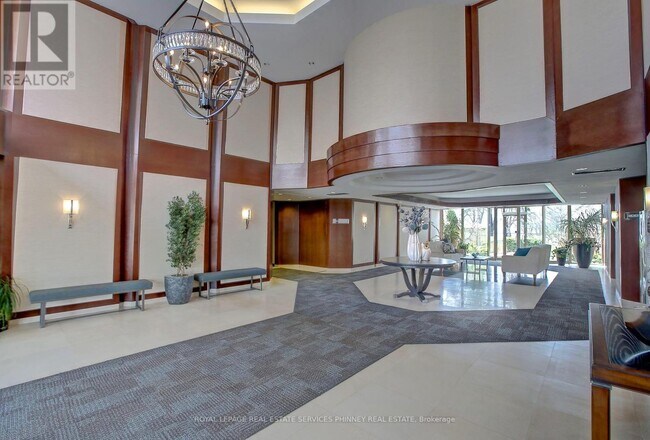 Photo du bâtiment - 2267 Lake Shore Blvd W