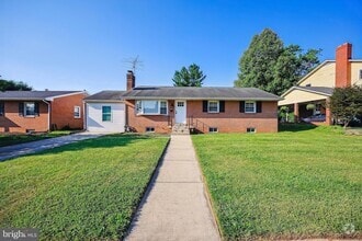 Building Photo - 704 Northside Dr