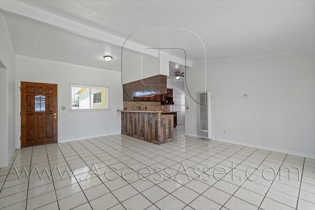 Building Photo - Charming 3 Bed/2 Bath Home In La Puente Ne...