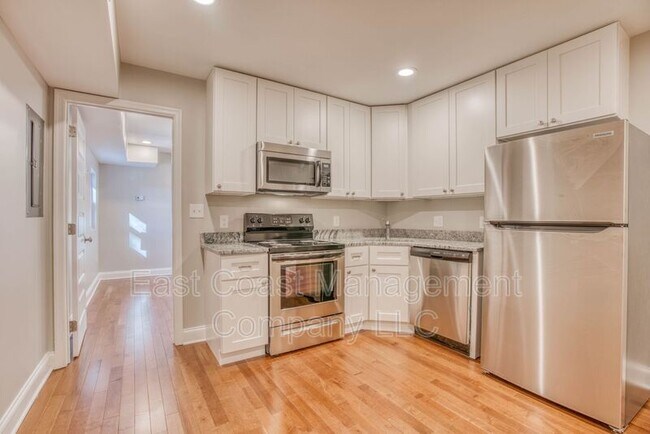 Foto del edificio - 1623 E Baltimore St