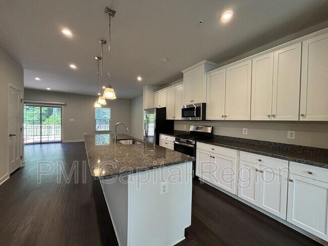 Photo - 1738 Whitehall Dr Townhome