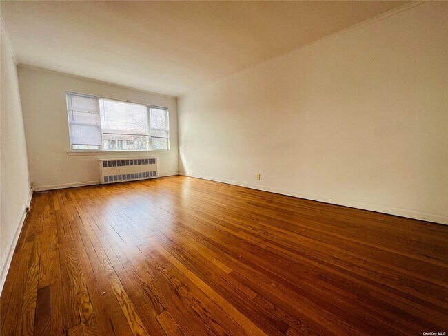 Foto del edificio - 42-41 209th St