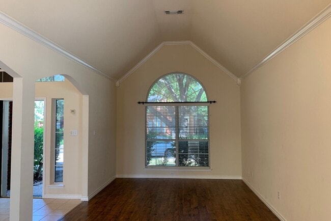 Building Photo - 109 Falcon Creek Dr