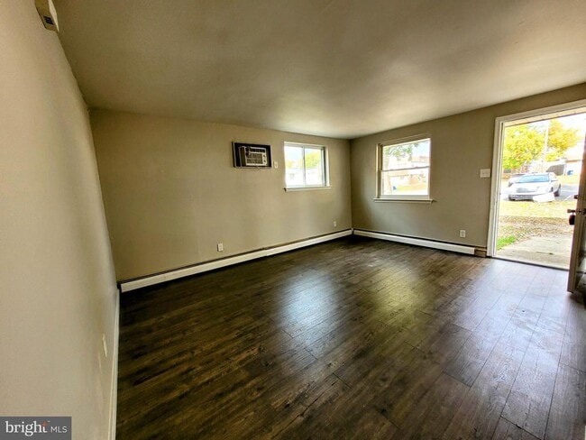 Building Photo - 2614 Parkside Terrace