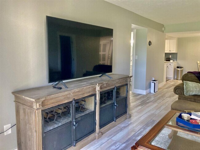 Foto del edificio - 6114 43rd St W